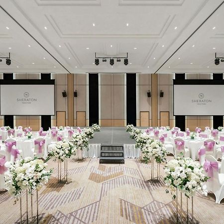 Sheraton Hanoi Hotel Exterior foto