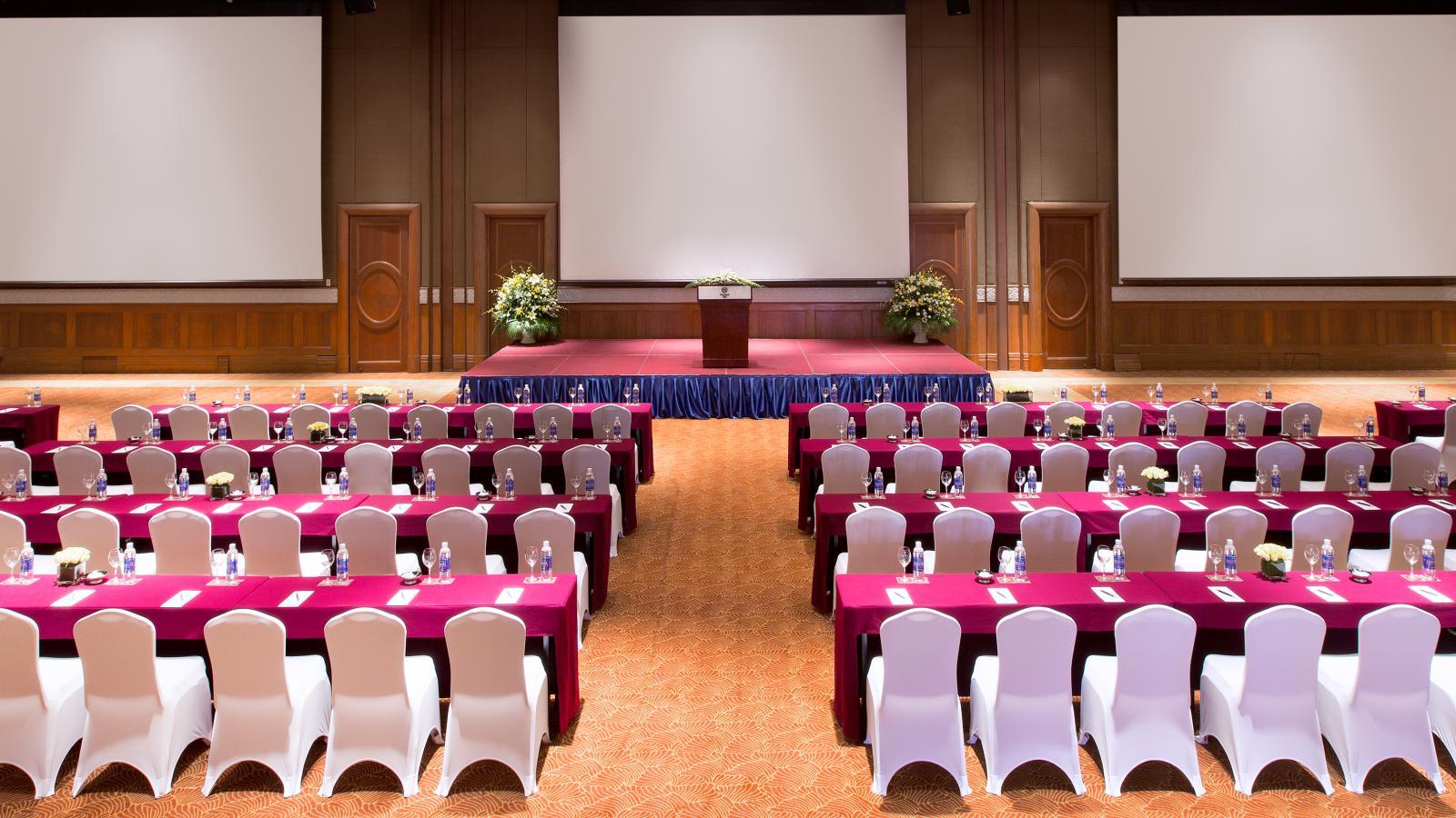 Sheraton Hanoi Hotel Exterior foto