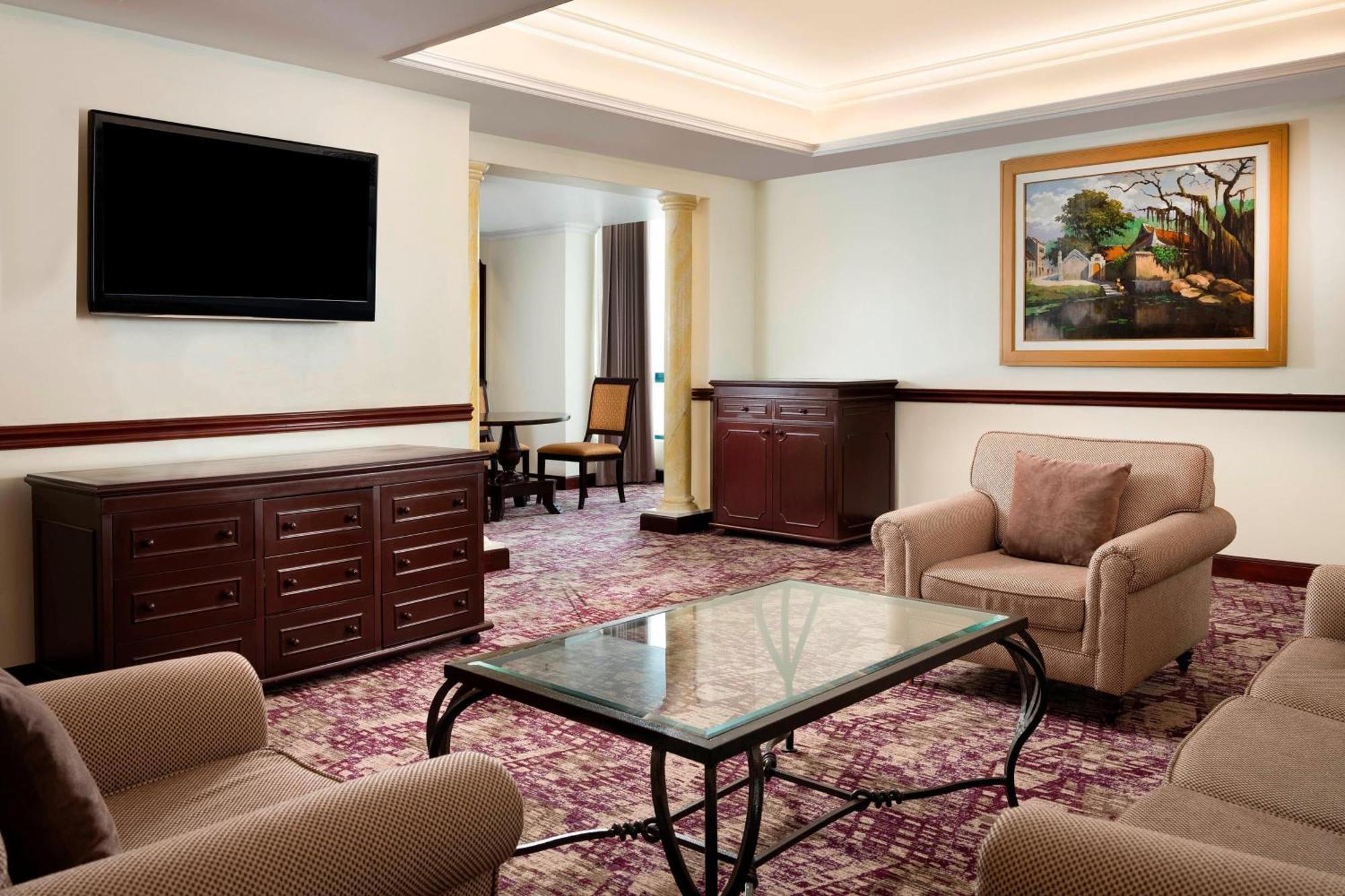 Sheraton Hanoi Hotel Exterior foto